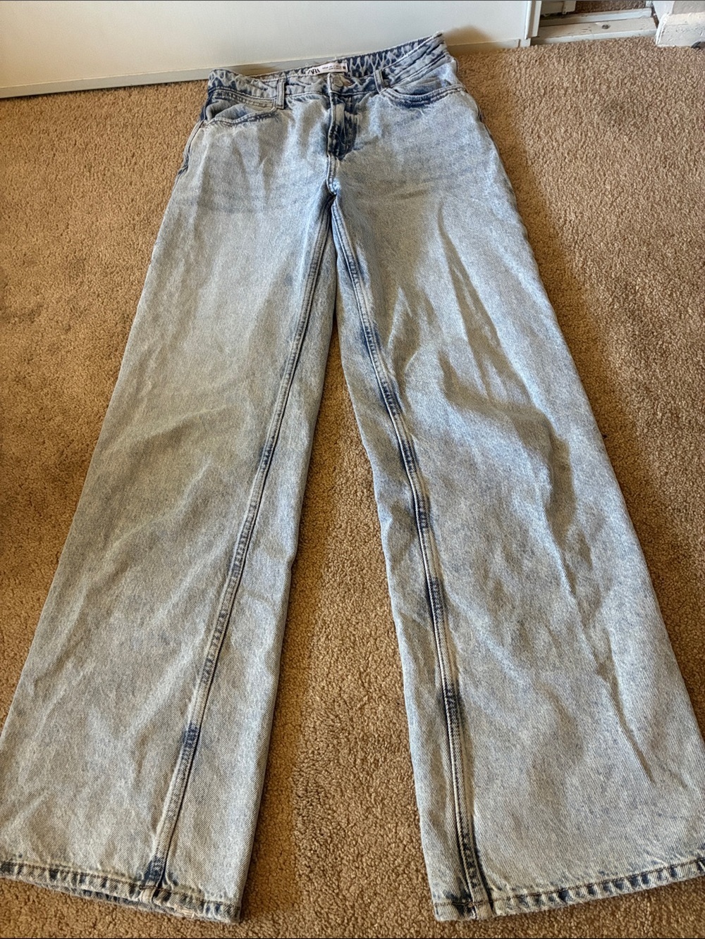 Zara High Waisted Bleach Wash Wide Leg Flare Jeans size 4